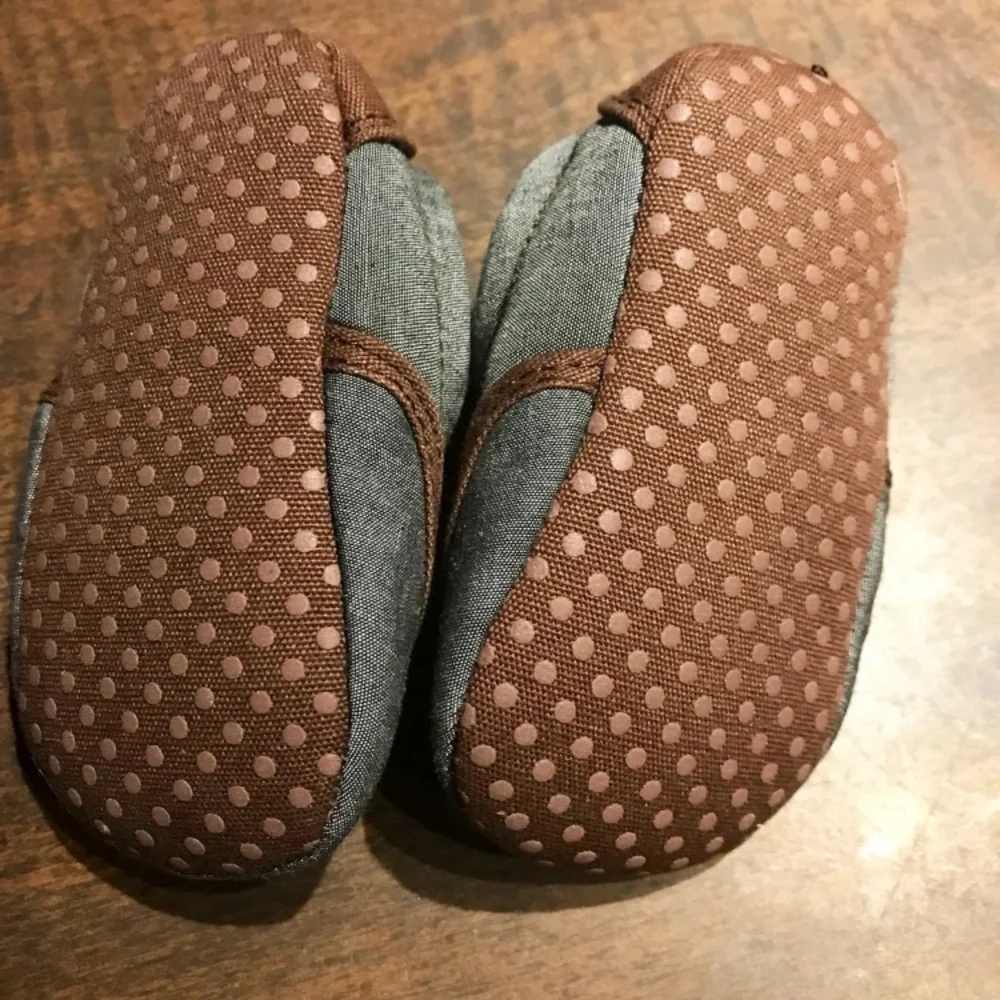Infant crib shoes